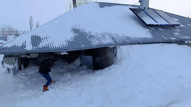 Van'da meydana gelen çığ korkuttu