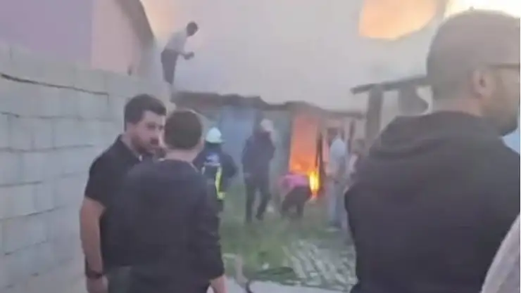 Van'da odunluk yangını
