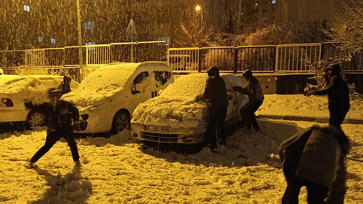 Van'da okullar tatil edildi