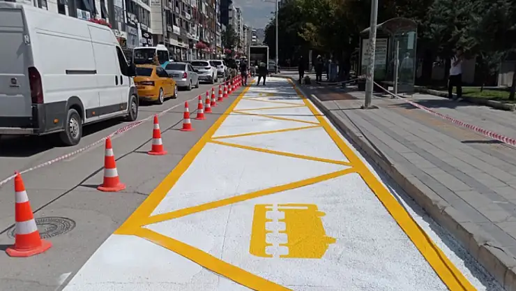 Van'da otobüs durakları modern görünümüne kavuşuyor
