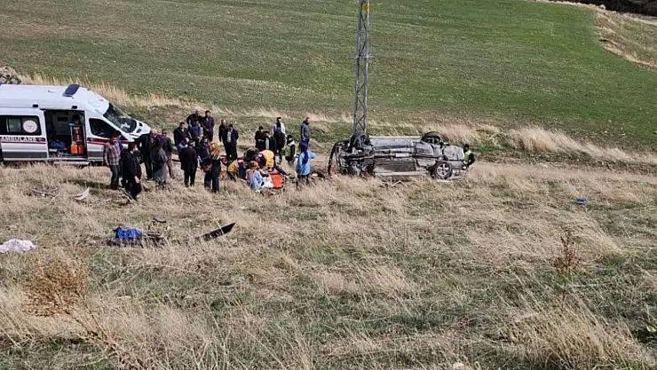 Van'da otomobil takla attı