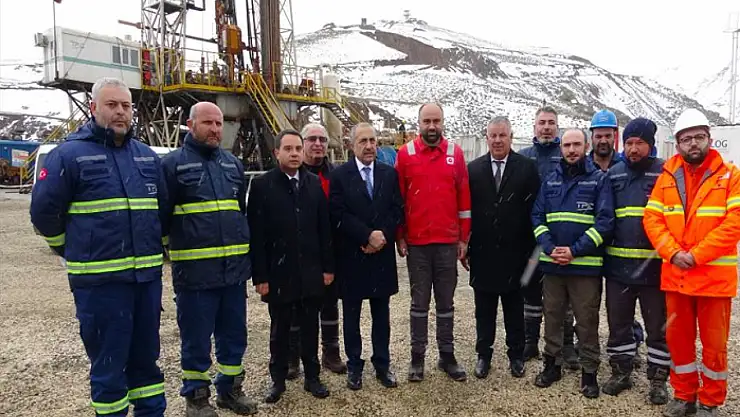 Van'da petrol arayışı: 200 tonluk dev sondaj kulesi kuruldu