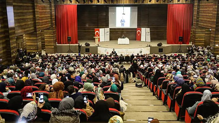 Van'da söyleşi ve şiir programı düzenlendi