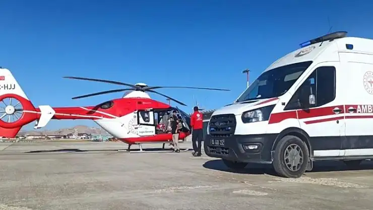 Van'daki kalp hastası bebek ambulans uçakla İstanbul'a sevk edildi