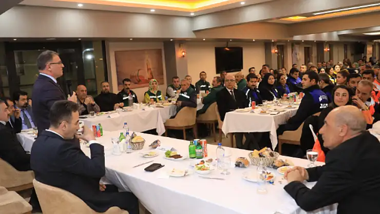 Van'daki kurum çalışanları iftarda bir araya geldi