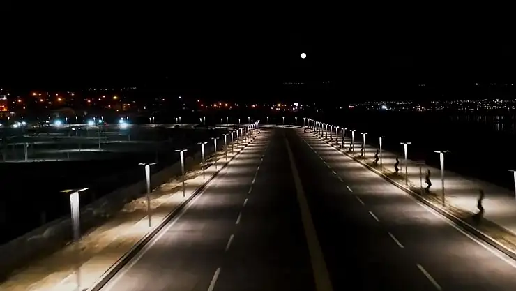 Van Gölü gerdanlığı ışıl ışıl