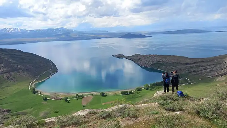 Van Gölü kıyısında saklı kalmış doğal güzellik: İncekaya Krateri