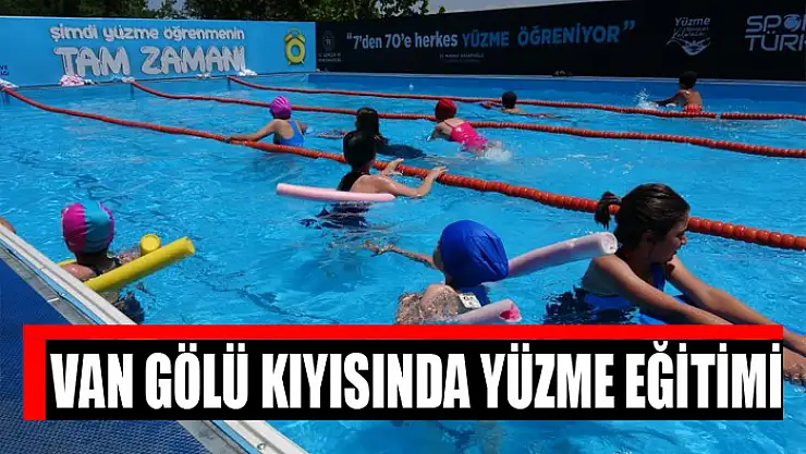 Van Gölü kıyısında yüzme eğitimi