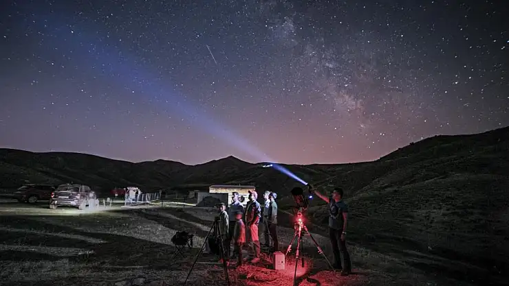 Van Gölü koylarında meteor yağmuru nöbeti