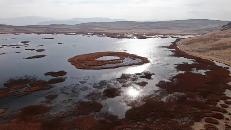 Van'ın 2 bin 800 yıllık mühendislik harikası kuruyor