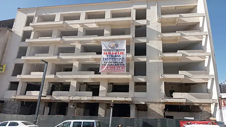 Van'ın ilk 6 katlı binası yıkıma hazırlanıyor