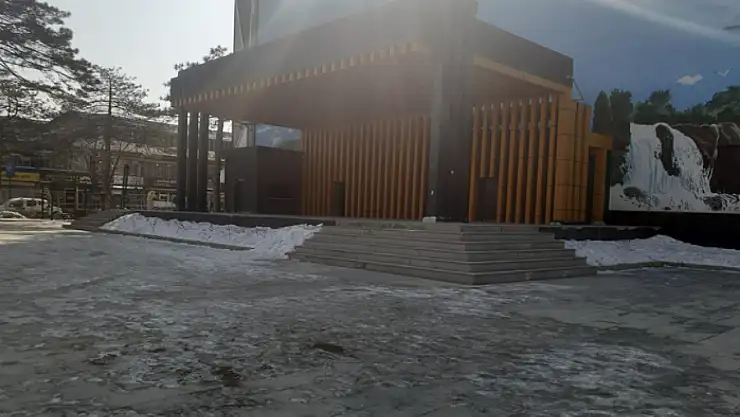 Van kent meydanı işlevsiz ve bakımsız
