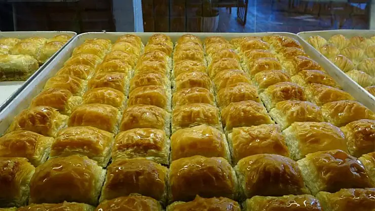 Van'lı tatlıcılarda bayram telaşı