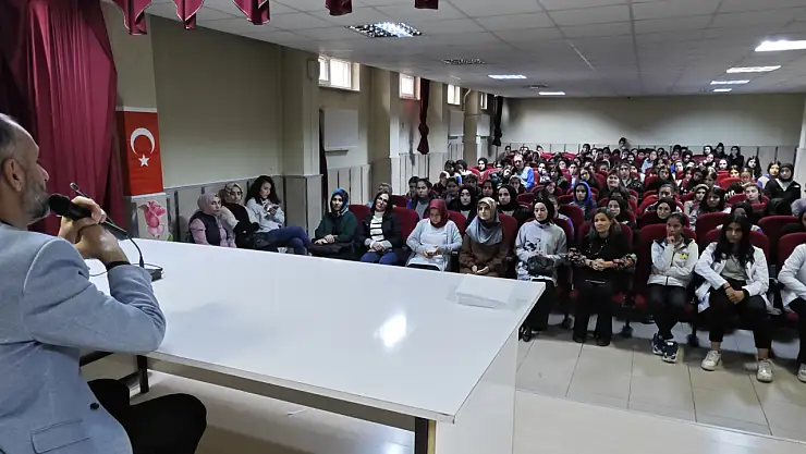 Van Müftüsü Öğrencilerle Bir Araya Geldi