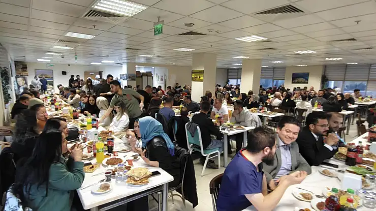 Van sağlık camiası iftar programında bir araya geldi