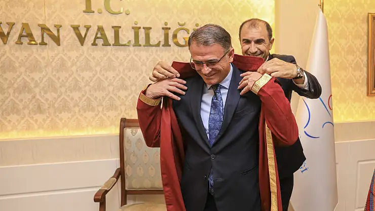 Van Valisine Ahilik Kaftanı Giydirildi