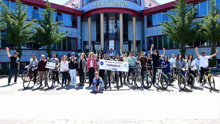 Van YYÜ'de 'Turizm Haftası' kutlamaları