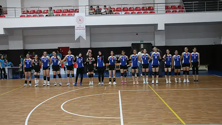 Vanlı kız voleybol takımı şampiyon kulüpler turnuvasında ilk maçına çıktı
