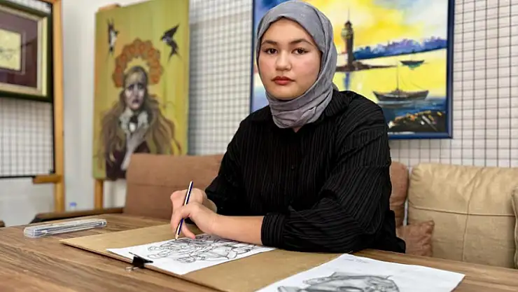 Vanlı Melek engelleri resim sanatıyla aştı