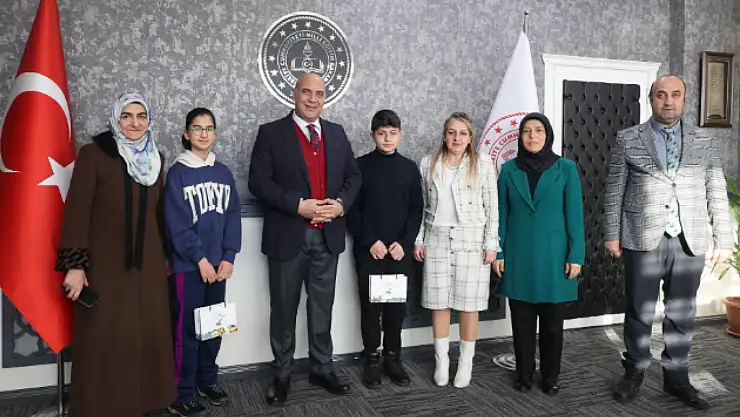 Vanlı Öğrenciler Gümüş Madalya Kazandı