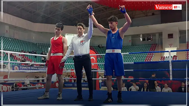 Vanlı sekiz sporcu boks şampiyonası'nda çeyrek finale yükseldi