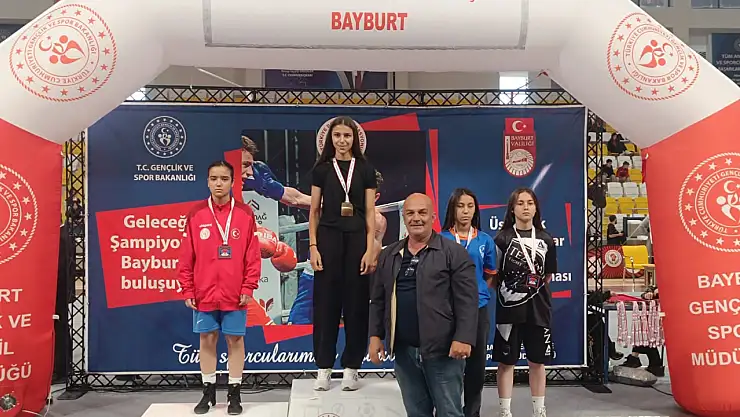 Vanlı sporculardan 4 madalya