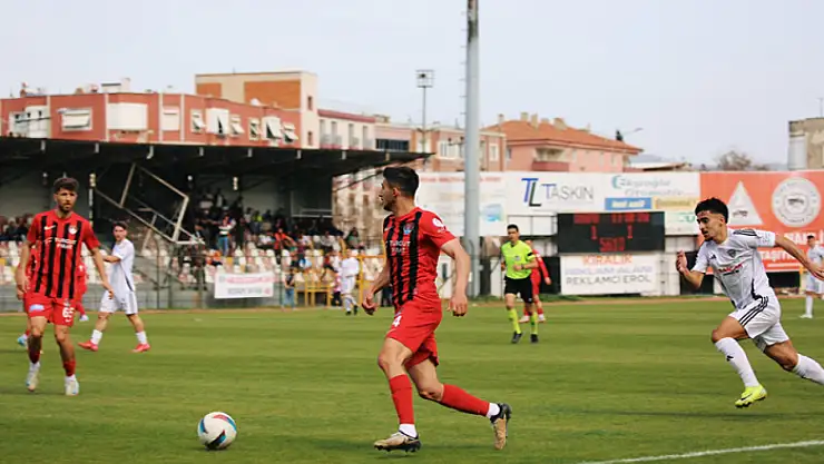 Vanspor, lider Serik Belediyespor karşısında