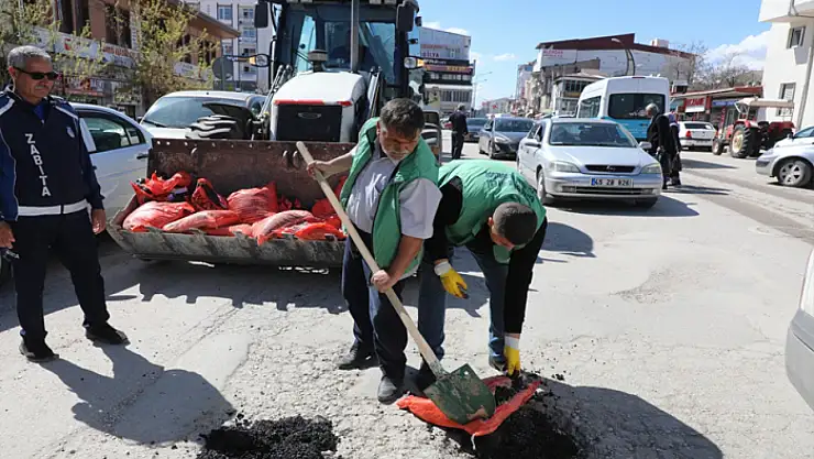 Vanyolu Mahallesi'nde yol bakım onarım çalışmaları devam ediyor