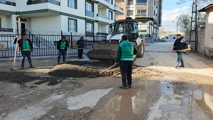 Vanyolu Mahallesi'nde yol çalışması