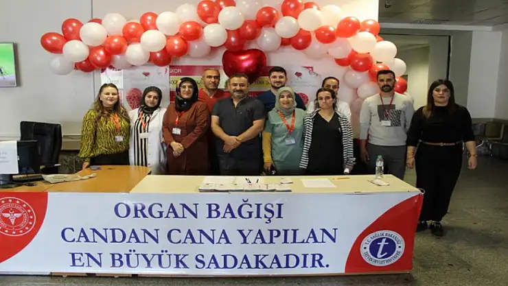 Vatandaşlara organ bağışının önemi anlatılıyor