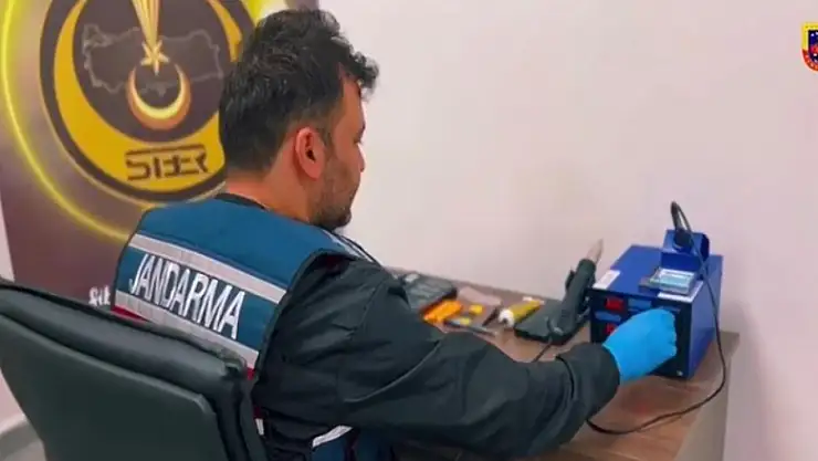 Yalova merkezli 8 ilde siber dolandırıcılık operasyonu