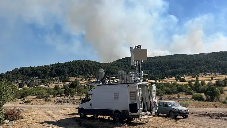 Yangın bölgesinde mobil baz istasyonu kuruldu
