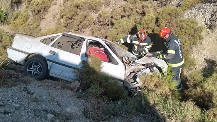 Yeni evli çift balayı dönüşü kaza yaptı 1 ölü 1 yaralı