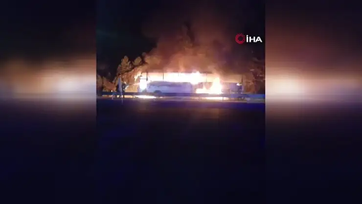 Yolcu otobüsü alev alev yandı