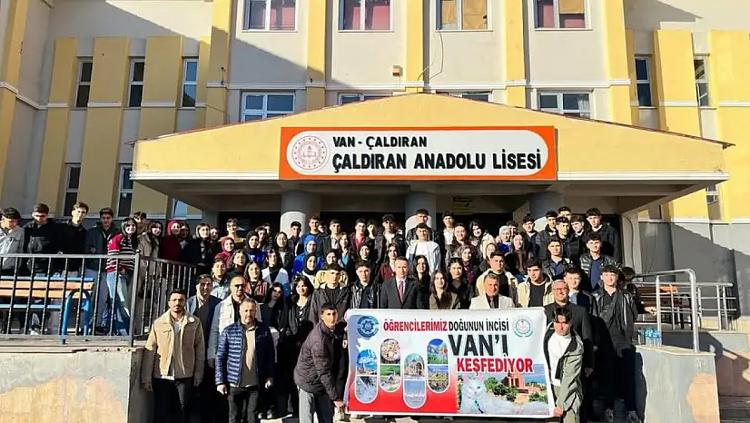 582 Öğrenci Van'ın tarihi ve doğal güzelliklerini tanıdı