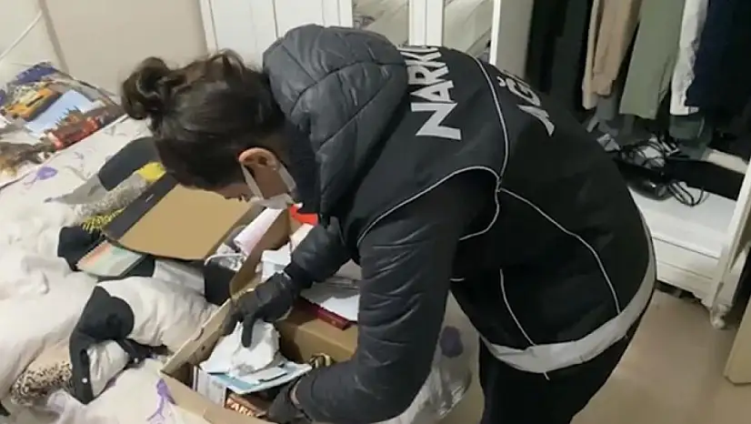 Ağrı'da eş zamanlı uyuşturucu operasyonunda 8 gözaltı