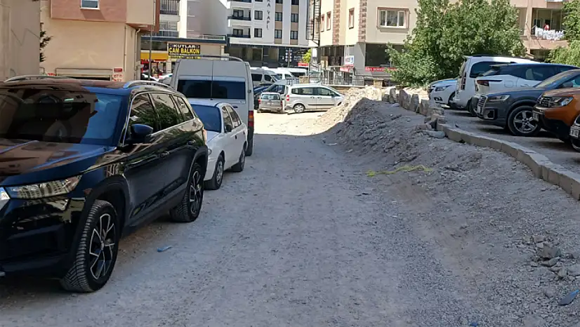 Alternatif yol tamamlanmayınca otoparka dönüştü