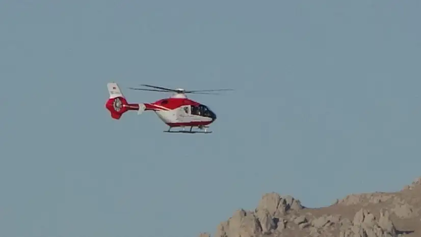 Asfiksi hastası yenidoğan bebek ambulans helikopterle Van'a getirildi