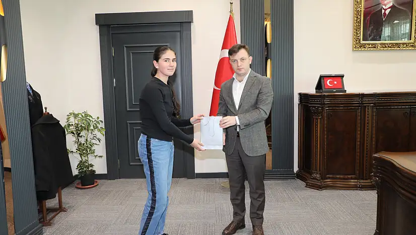 Başkale'de başarılı öğrenciler ödüllendirildi