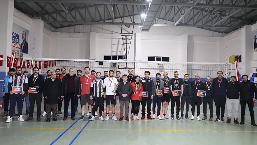 Başkale'de öğretmenler arası voleybol turnuvası finali yapıldı