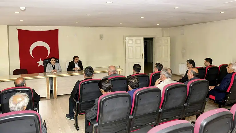 Başkan Eraslan mahalle muhtarlarıyla bir araya geldi