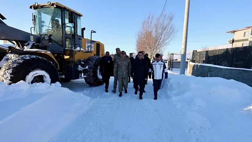 Bitlis'te karla mücadele çalışmaları aralıksız devam ediyor