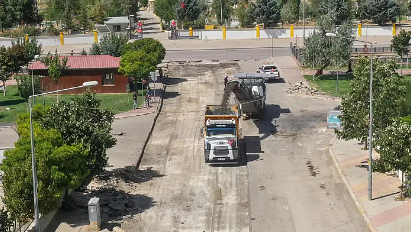 Büyükşehir, Suvaroğlu Caddesi'nde çalışmalara başladı