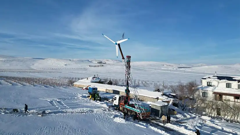 Dededen kalma mesleğini geliştirerek rüzgârgülü imalatı yapıyor