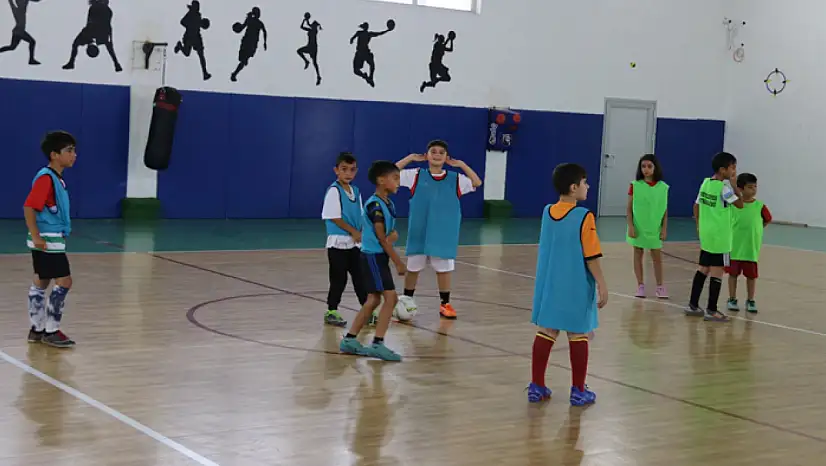 Edremit Belediyesi futsal kursuna yoğun ilgi