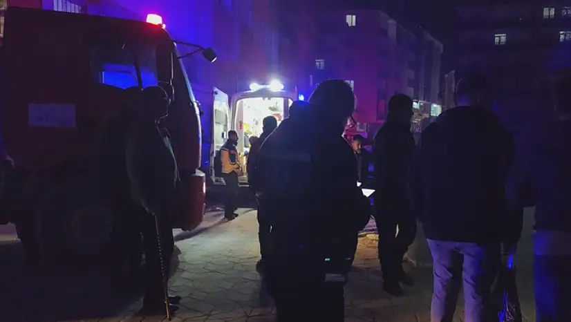 Erciş'te apartmanda yangın