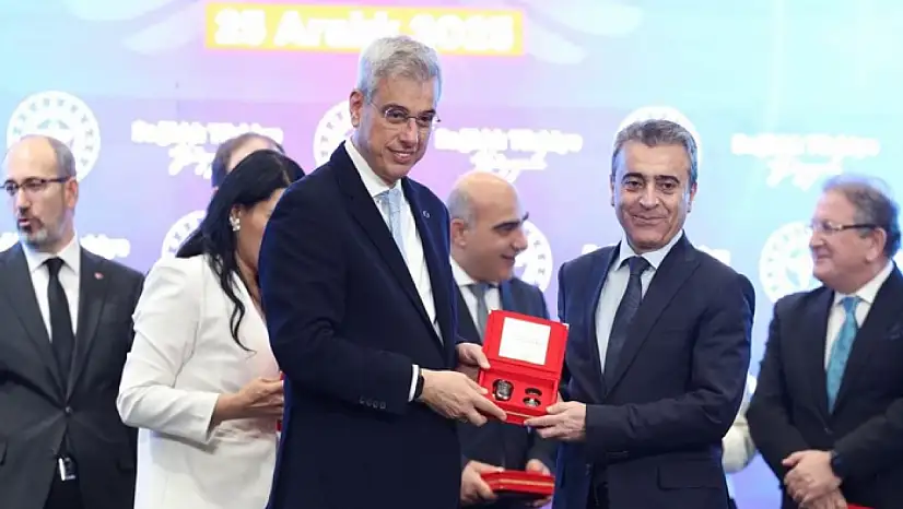 Erzurum'a gelecek ambulansları teslim alındı