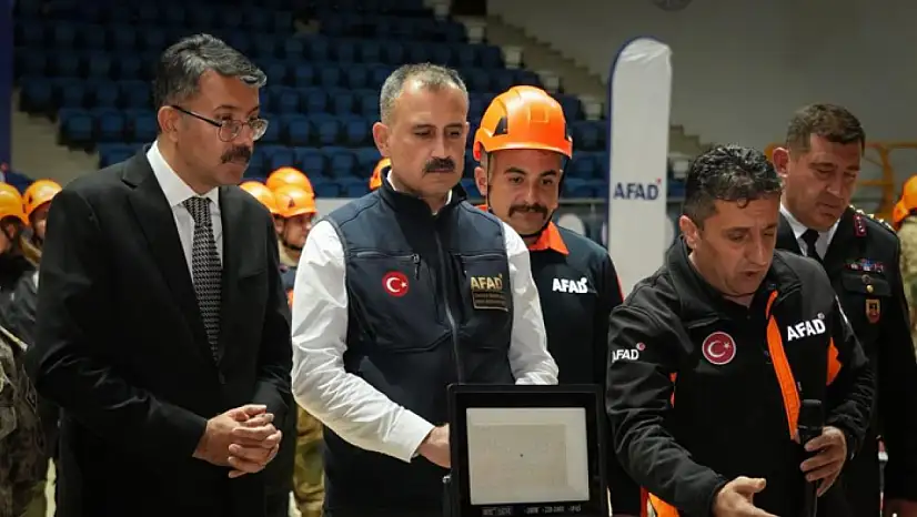 Hakkâri'de 3 bin 48 kişiye arama kurtarma eğitimi verildi