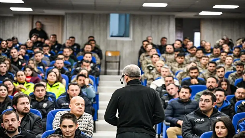Hakkâri'de polislere farkındalık eğitimi