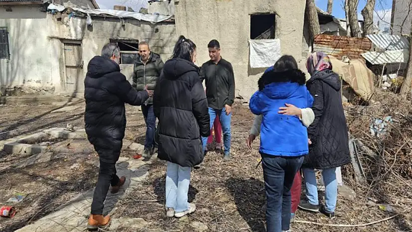 Hayırsever iş adamları Bulanıklı çocukları sevindirdi